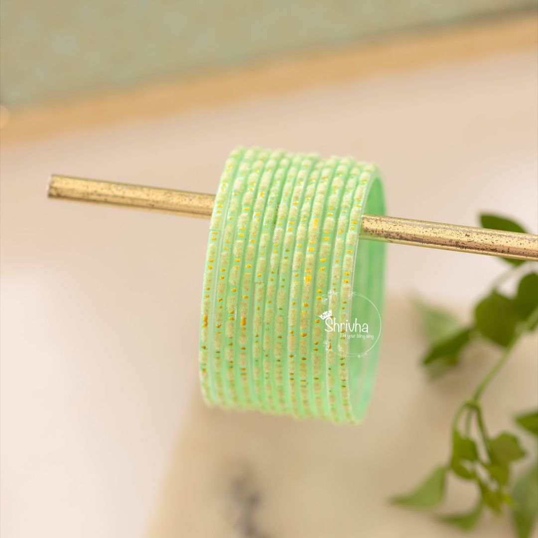 Splendor Shift – Multicolor Glass Bangles Set