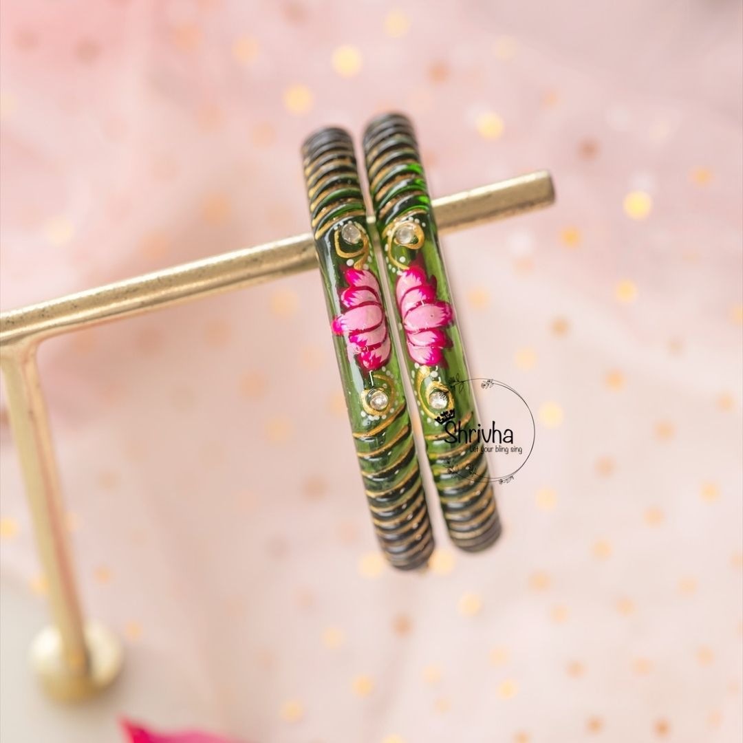 Spectrum Luxe – Traditional Lotus Glass Bangles (2 Pcs)