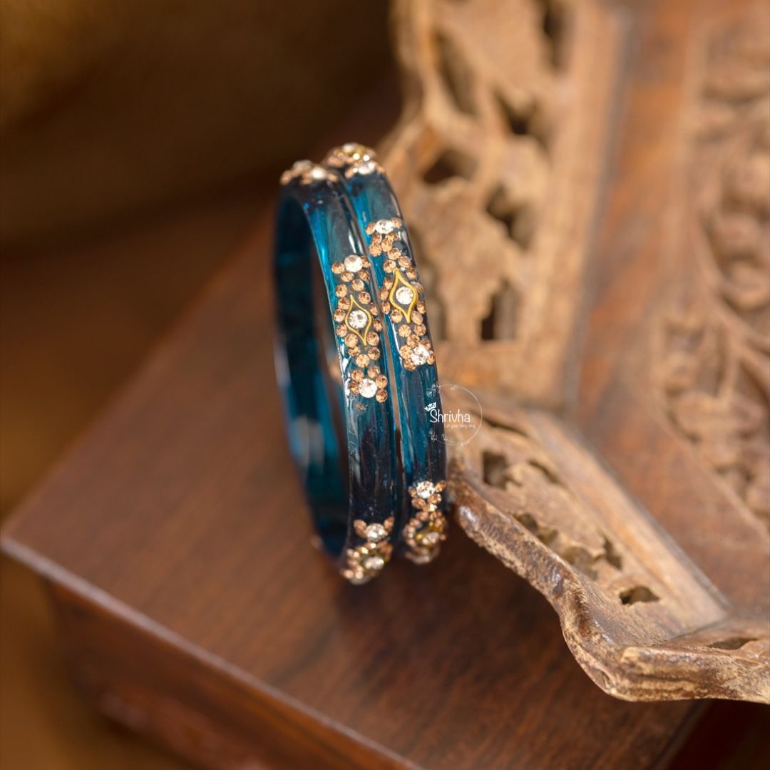Majestic Hues – Glass Bangles with Stonework (2 Pcs)