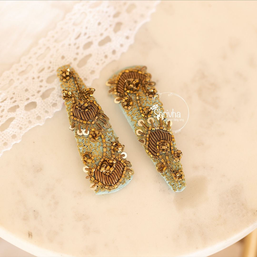Aqua Elegance – Beaded Tic Tac Clips