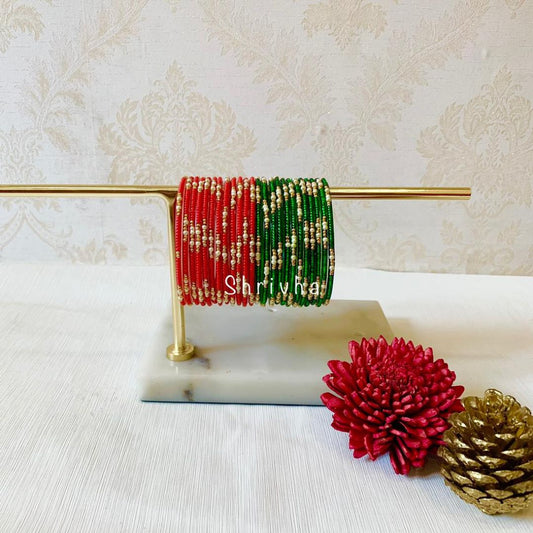 Festive Fervor – Classic Red and Green Glass Bangle Set