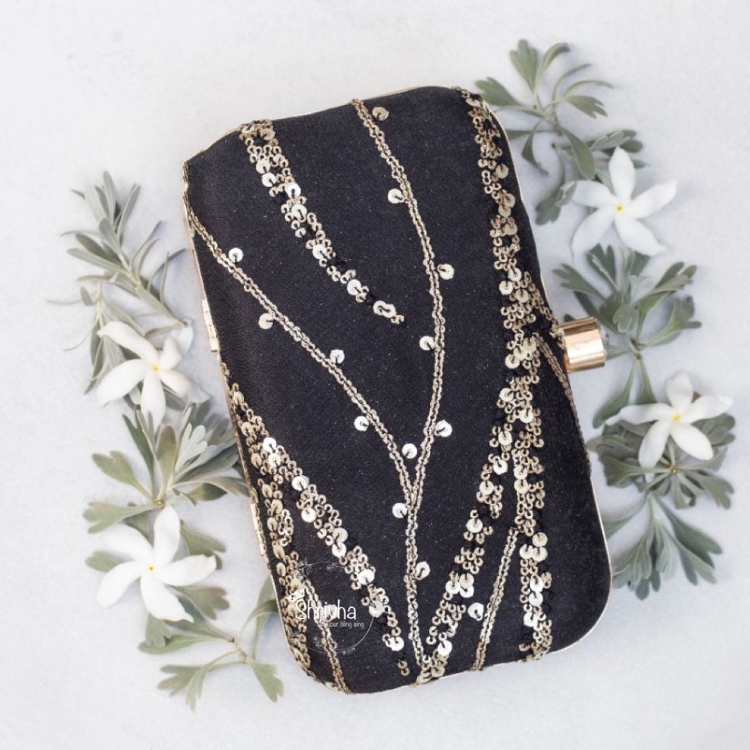 Classic Ebony – Beaded Clutch Bag