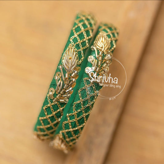 Emerald Elegance – Traditional Zari Bangle (1 pc)