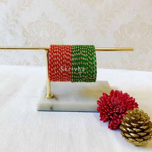 Tradition's Tapestry – Red and Green Beaded Glass Bangle Set