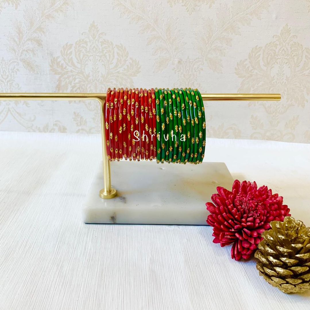 Verdant Harmony – Red and Green Festive Glass Bangle Set