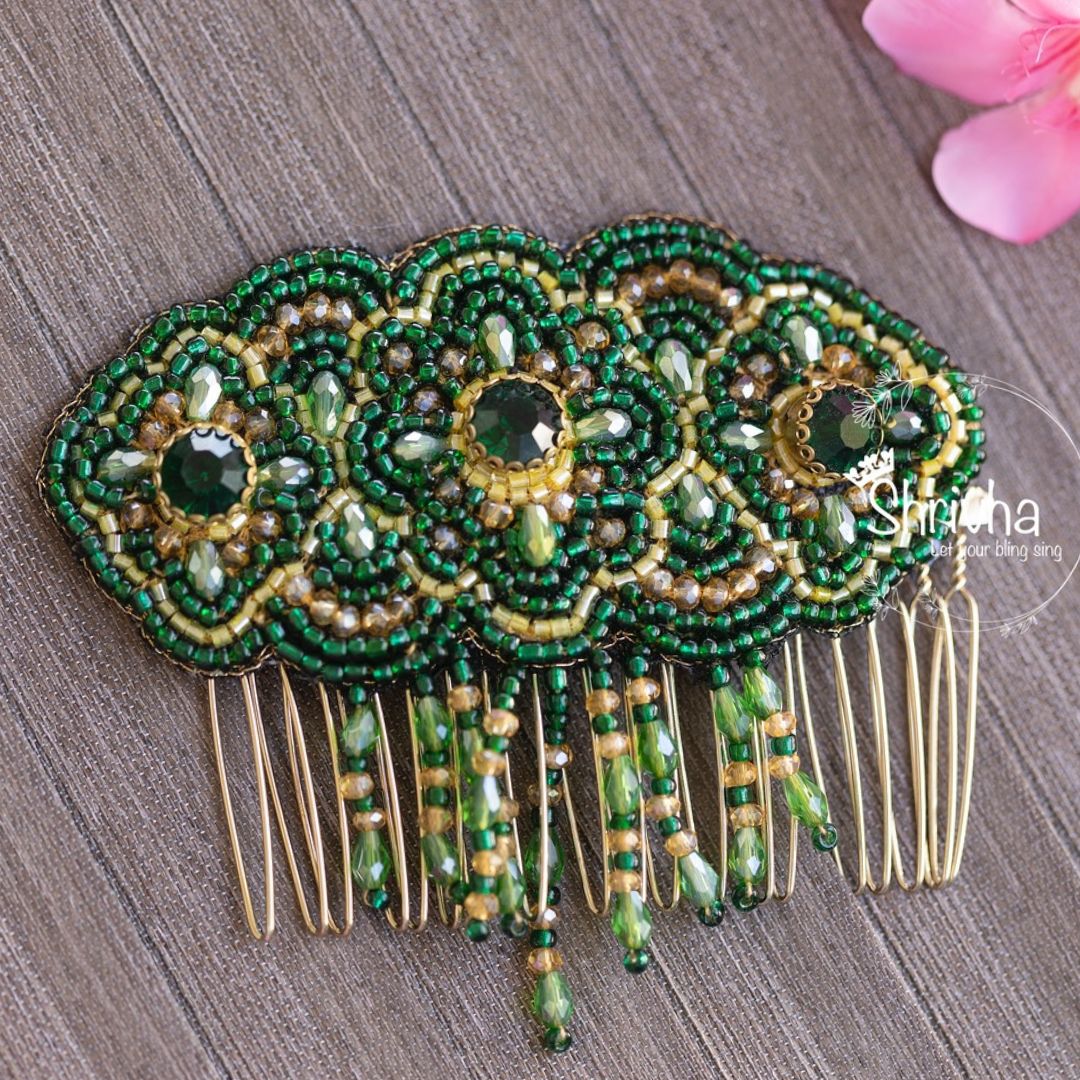 Verdant Splendor – Handcrafted Hair Brooch